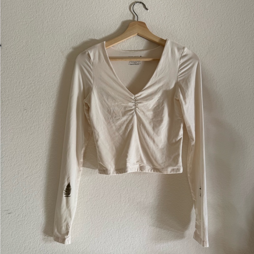 Chic Cream Long Sleeve V-Neck Top